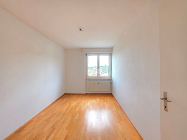 Charmante 4.5-Zimmer-Wohnung in Büren an der Aare mit Balkon und Aussicht! 12