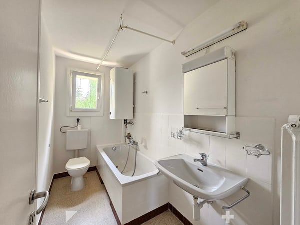 Helle 3-Zimmer-Wohnung an ruhiger Lage in Biel 4