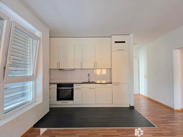 Gemütliche 3-Zimmer-Wohnung im Erdgeschoss in Biel – ab sofort verfügbar! 3