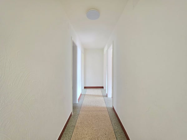 Charmante 4-Zimmer-Wohnung mit Balkon in Biel zu vermieten! 10