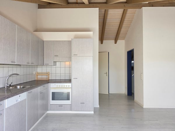 Heimelige, grossflächige Dachwohnung! 4