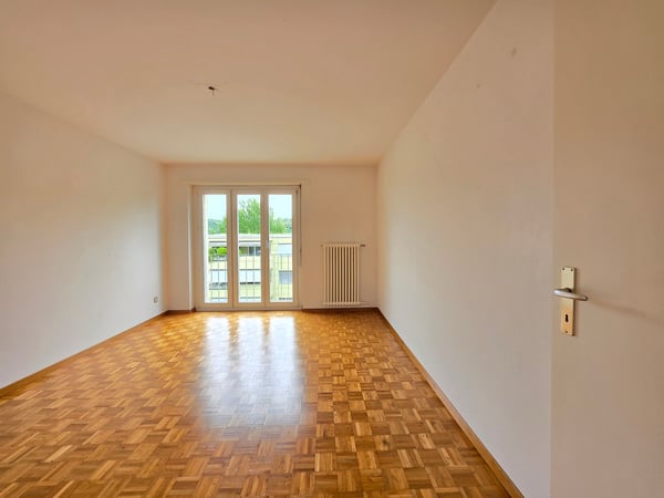 Moderne und grosszügige 4 ZWG per sofort zu vermieten 5