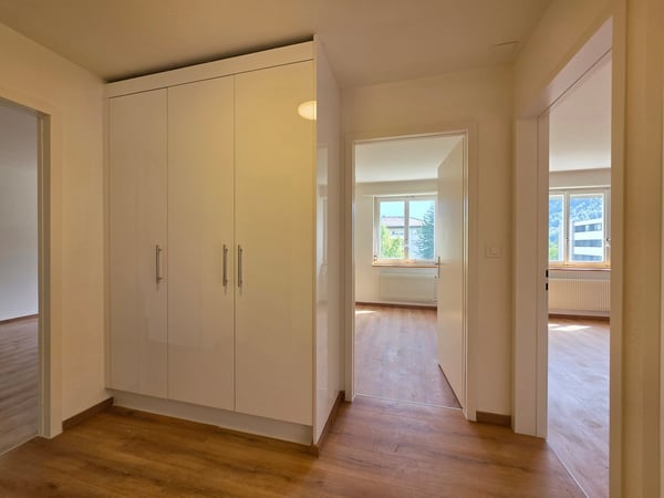 Sanierte 4-Zimmer-Wohnung mit Balkon in Thusis 15