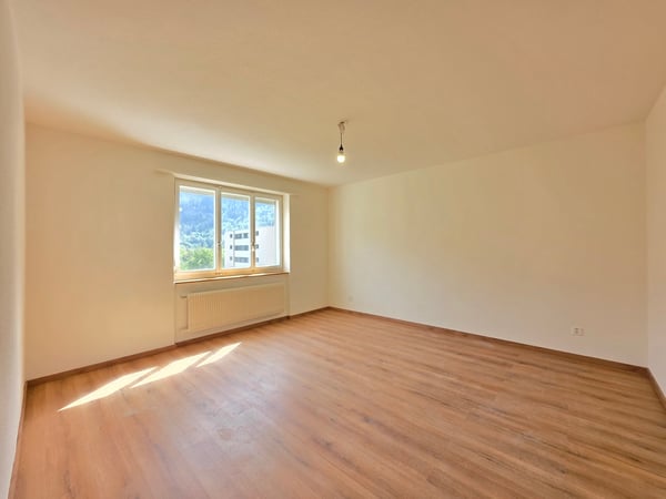 Sanierte 4-Zimmer-Wohnung mit Balkon in Thusis 10