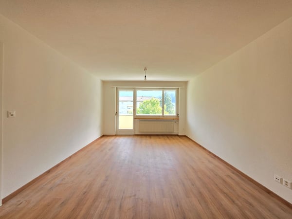 Sanierte 4-Zimmer-Wohnung mit Balkon in Thusis 8