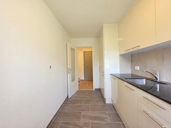 Sanierte 4-Zimmer-Wohnung mit Balkon in Thusis 4
