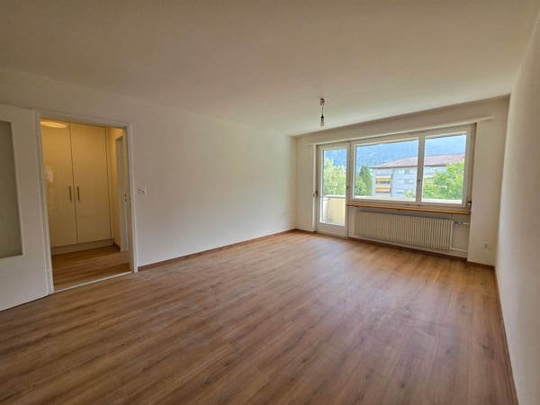 Sanierte 4-Zimmer-Wohnung mit Balkon in Thusis 12