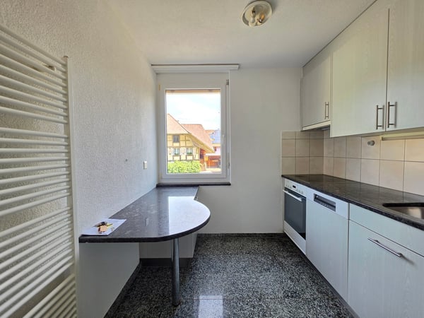 Gemütliche 4-Zimmer-Wohnung mit Balkon und Aussicht auf die Emme! 2