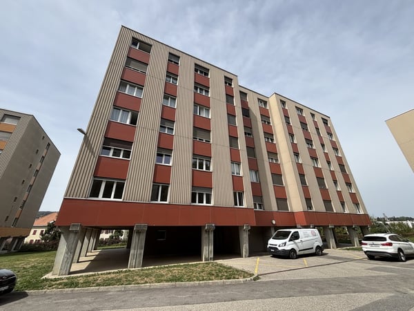 Appartement 3 pièces lumineux avec balcon et vue à La Chaux-de-Fonds