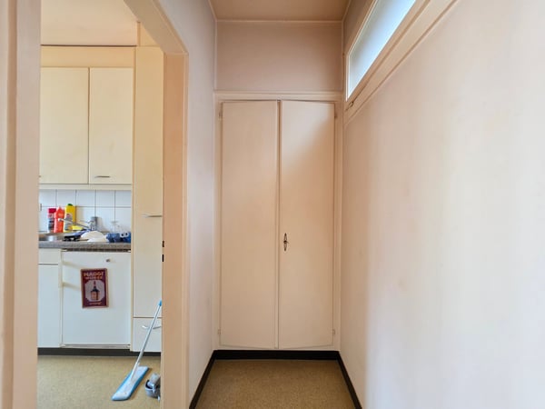 Grosszügige, helle 1-Zimmer-Wohnung, an zentrale Wohnlage 12