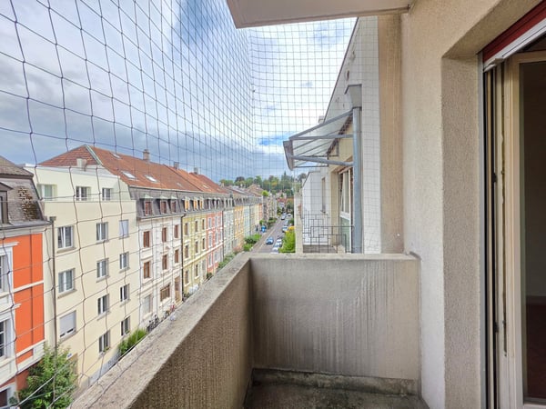 Grosszügige, helle 1-Zimmer-Wohnung, an zentrale Wohnlage 17