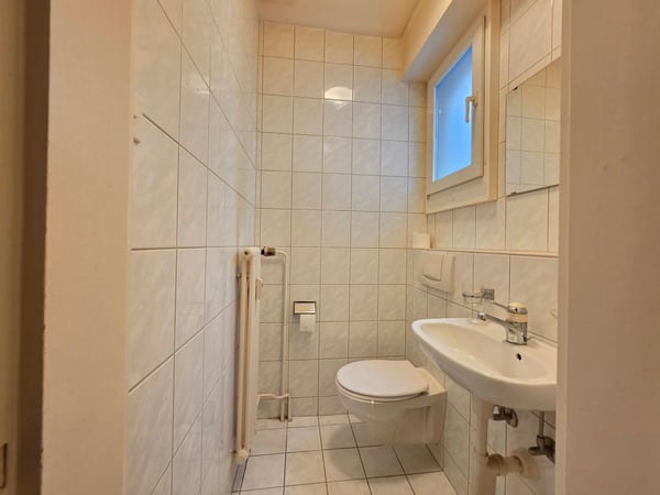Grosszügige, helle 1-Zimmer-Wohnung, an zentrale Wohnlage 13