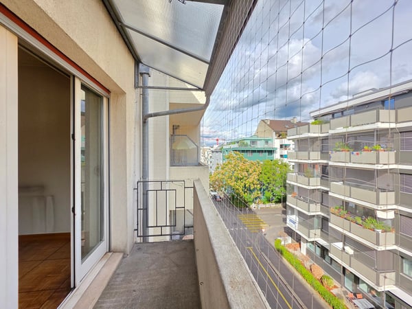 Grosszügige, helle 1-Zimmer-Wohnung, an zentrale Wohnlage 16