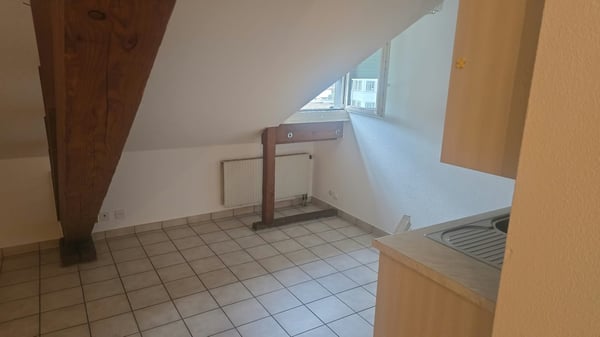 Studio fonctionnel au 4ème étage à Sion, disponible immédiatement 4