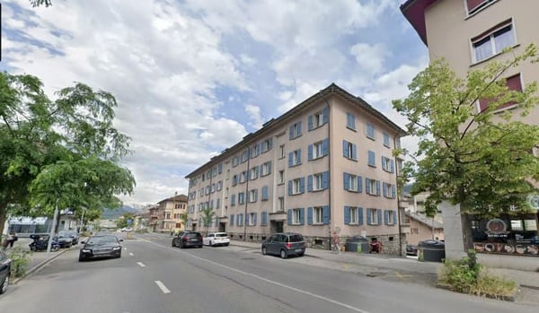 Studio fonctionnel au 4ème étage à Sion, disponible immédiatement 1
