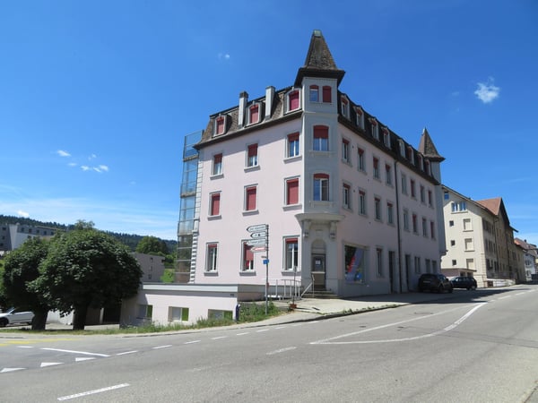 À LOUER – Local commercial / bureaux avec excellente situation à Tramelan 20