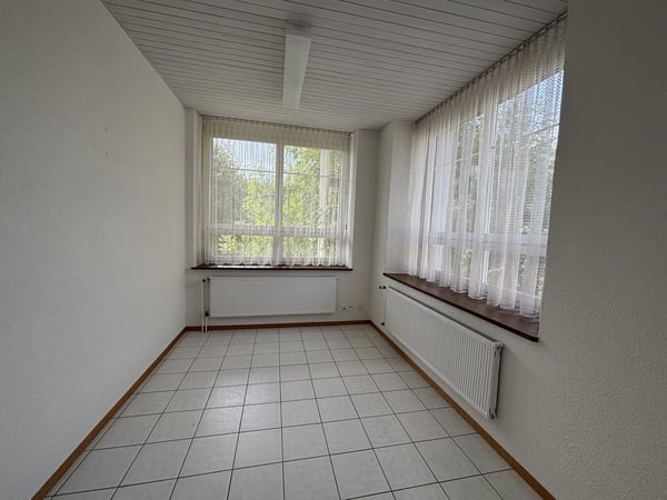 À LOUER – Local commercial / bureaux avec excellente situation à Tramelan 12