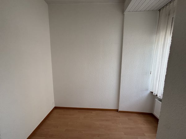 À LOUER – Local commercial / bureaux avec excellente situation à Tramelan 3