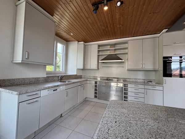 Charmant appartement de 2 pièces à Tramelan – disponible immédiatement 2