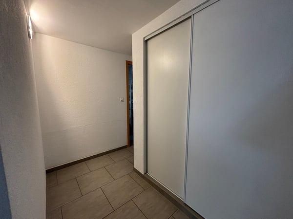 À louer – Spacieux appartement de 4 pièces rénové – Rue de France 16, Le Locle 8