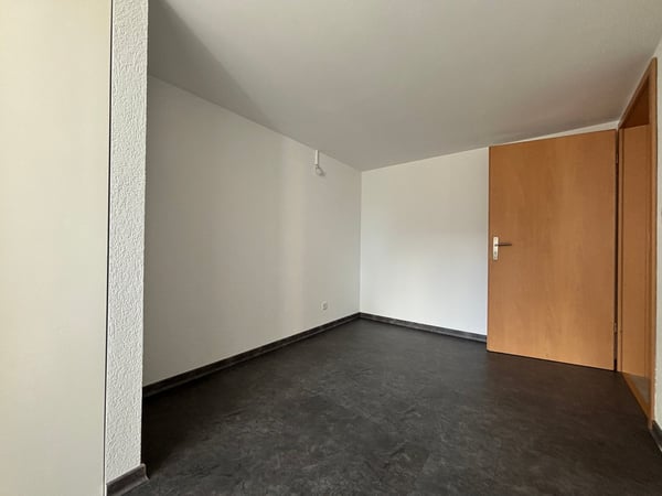 À louer – Spacieux appartement de 4 pièces rénové – Rue de France 16, Le Locle 10