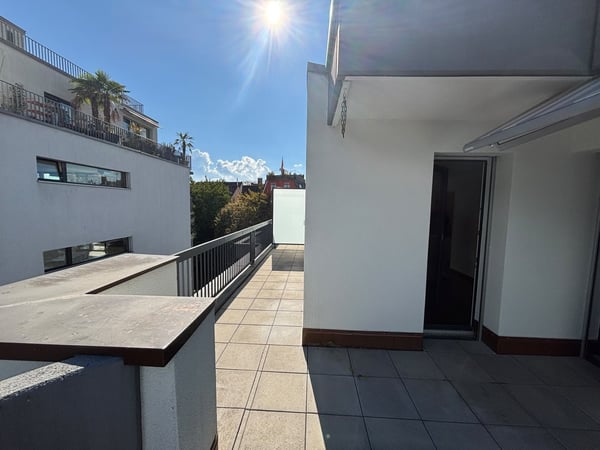Charmante 2.5-Zimmer-Wohnung mit grosszügiger Terrasse! 10