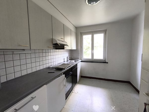 Charmante 4.5-Zimmer-Wohnung mit Balkon ab sofort zu vermieten! 2