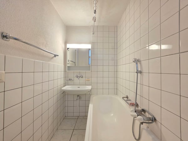 Helle 4.5-Zimmer-Wohnung mit Balkon und Aussicht in Thusis 9