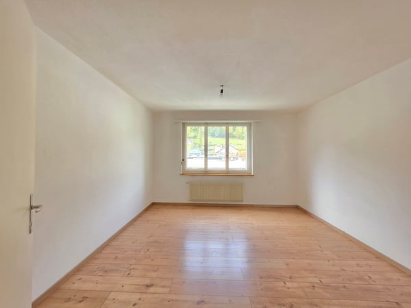 Helle 4.5-Zimmer-Wohnung mit Balkon und Aussicht in Thusis 13