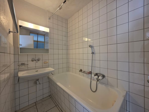 Helle 4.5-Zimmer-Wohnung mit Balkon und Aussicht in Thusis 6