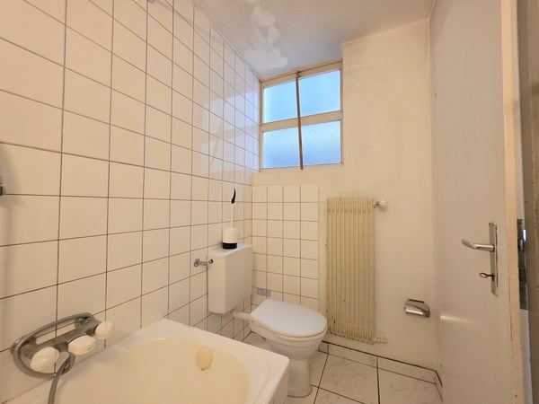 Helle 4.5-Zimmer-Wohnung mit Balkon und Aussicht in Thusis 8