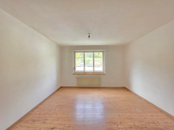 Helle 4.5-Zimmer-Wohnung mit Balkon und Aussicht in Thusis 12