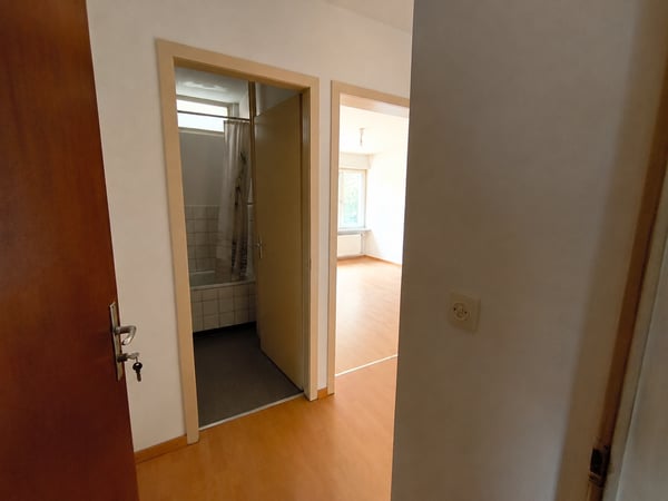 Grosse, helle 2 Zimmerwohnung perfekt für Singles! 12