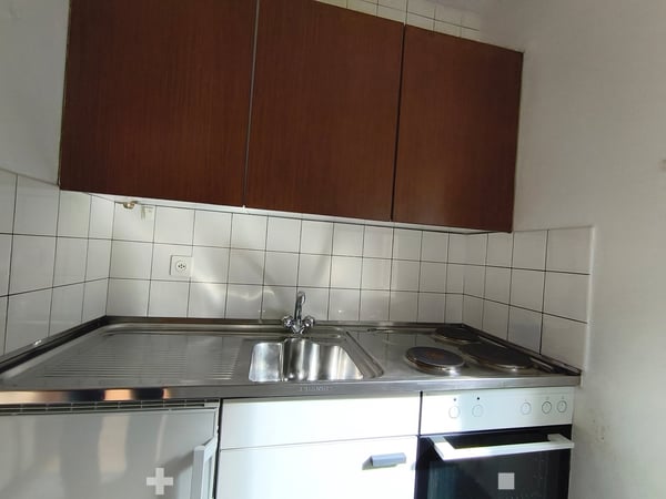 Grosse, helle 2 Zimmerwohnung perfekt für Singles! 2