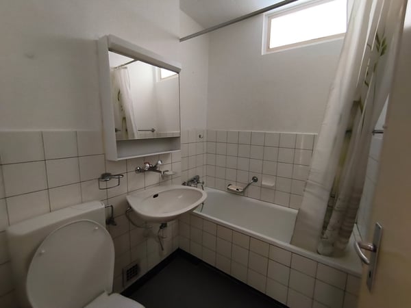Grosse, helle 2 Zimmerwohnung perfekt für Singles! 4