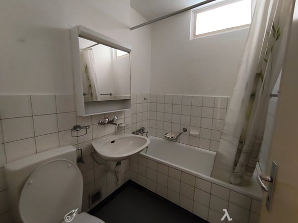 Grosse, helle 2 Zimmerwohnung perfekt für Singles! 4