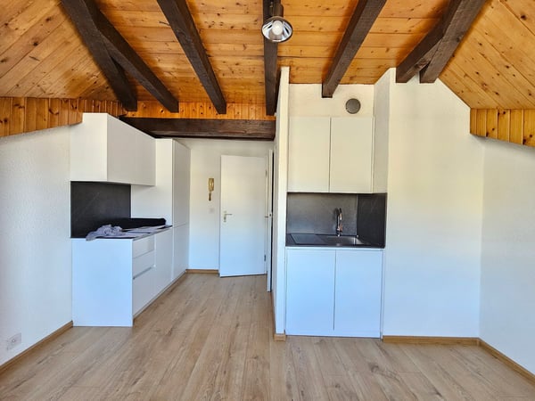Studio cosy au 5ème étage à Sion, disponible immédiatement 2