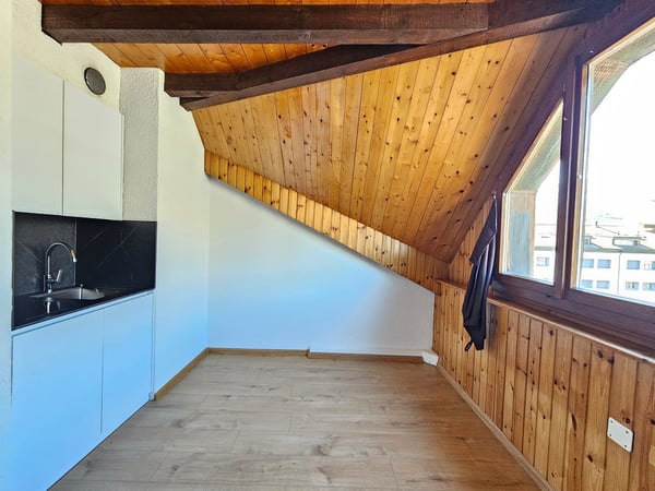 Studio cosy au 5ème étage à Sion, disponible immédiatement 6