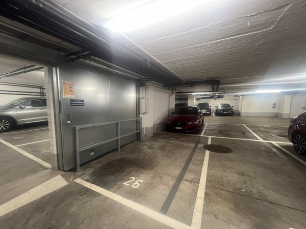 Tiefgaragenplätze verfügbar 3