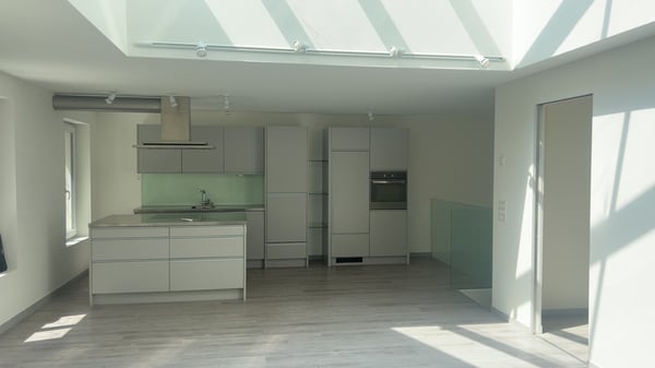 Stilvolle 3.5-Zimmer-Wohnung mit sonniger Dachterrasse im Herzen Zürichs 2