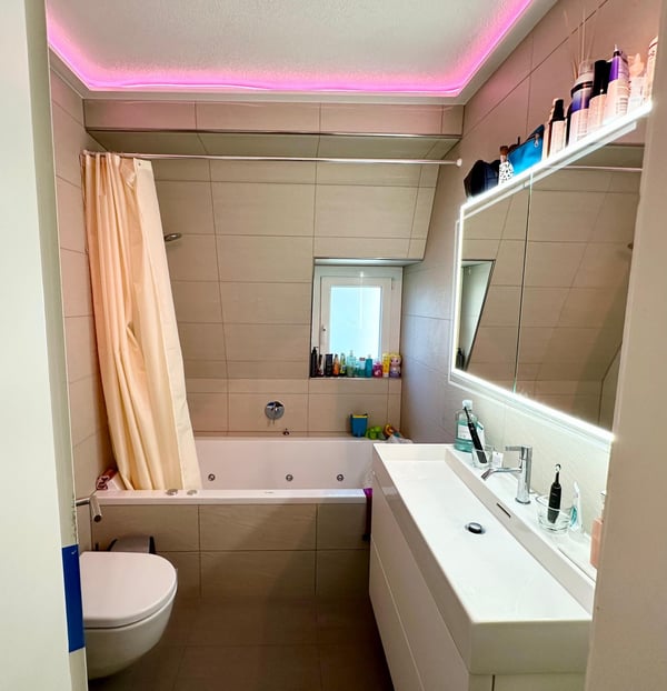 Stilvolle 4-Zimmer-Altbauwohnung mit Balkon in Zürich-Oerlikon 11