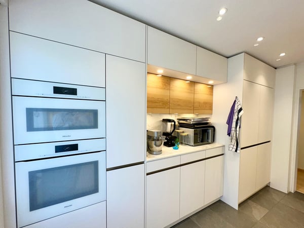 Stilvolle 4-Zimmer-Altbauwohnung mit Balkon in Zürich-Oerlikon 9