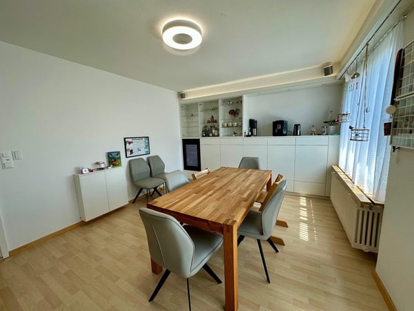 Stilvolle 4-Zimmer-Wohnung mit Balkon in Zürich-Oerlikon 5