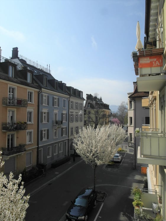 BEFRISTET: 3-Zimmer-Wohnung mit Balkon im Seefeld 1