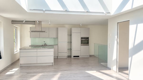 Moderne 2.5-Zimmer-Wohnung mit Dachgarten in Zürich 8004 2