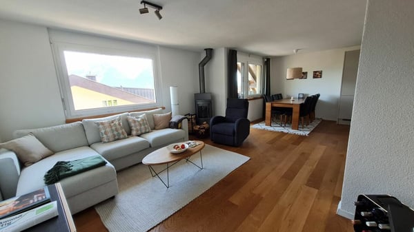 Möblierte 2.5-Zi. Wohnung in Amden: Traum-Bergblick, eigener E-Parkplatz & grosser Estrich (fester Zweitwohnsitz) 4