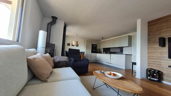 Möblierte 2.5-Zi. Wohnung in Amden: Traum-Bergblick, eigener E-Parkplatz & grosser Estrich (fester Zweitwohnsitz) 5