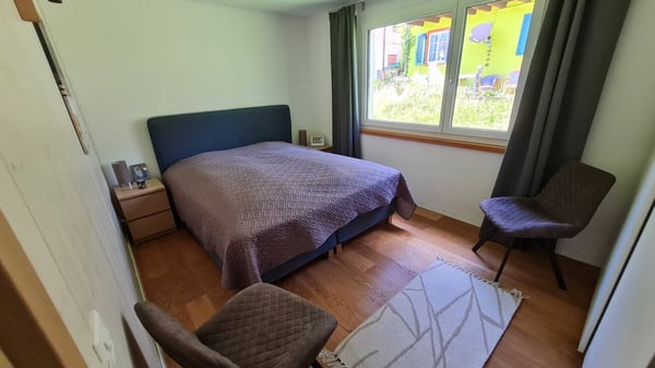 Möblierte 2.5-Zi. Wohnung in Amden: Traum-Bergblick, eigener E-Parkplatz & grosser Estrich (fester Zweitwohnsitz) 7