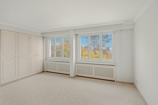 Weitblick über Rhein, Reben und Stadt 9