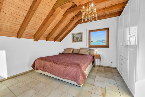 Grosszügige und einzigartige Dachwohnung inkl. Garage, Parkplatz 9